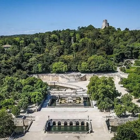Le Logis Du Chateau , Charme Au Coeur De Apartman Sommières
