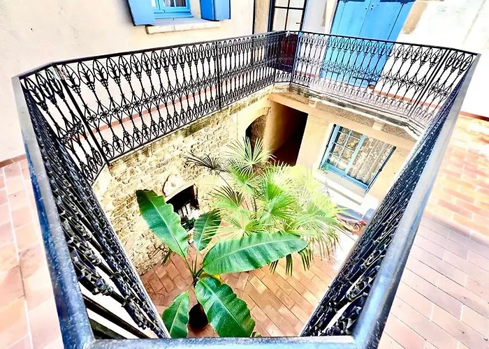 Le Logis Du Chateau , Charme Au Coeur De Daire Sommières