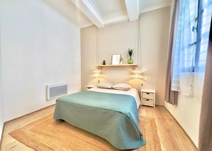 Le Logis Du Chateau , Charme Au Coeur De Daire *